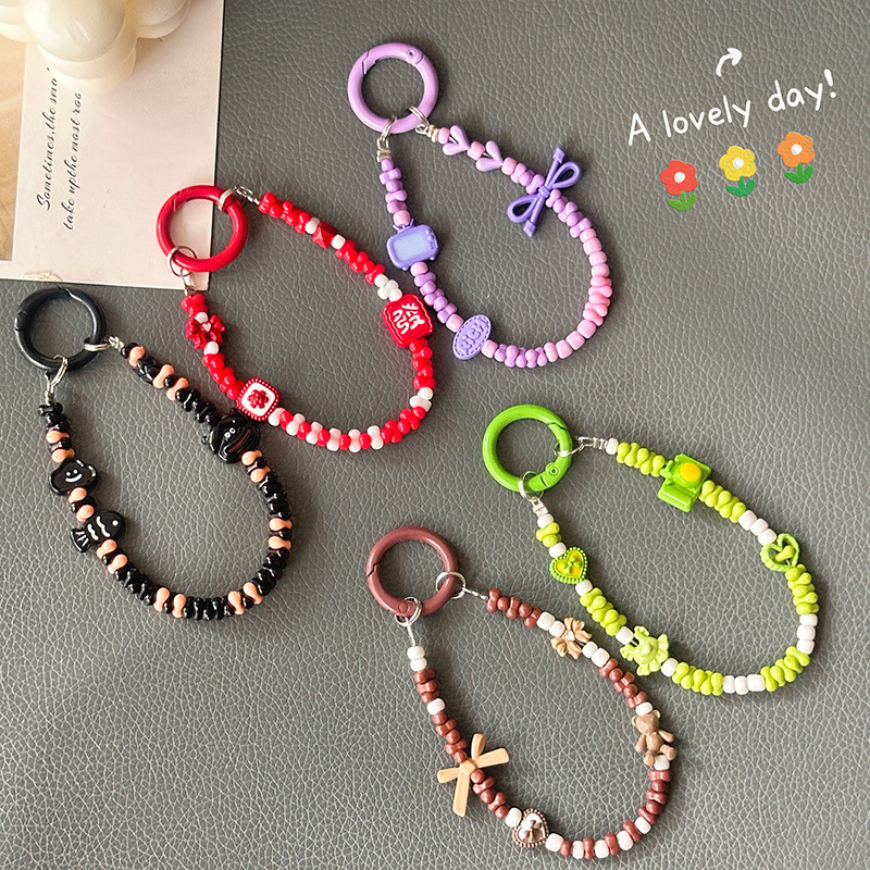 Wholesale Custom Drinking Travel Heart-shape Portable Silicone Water Cup Lanyard Water Bottle Sling Water Bottle Accessories