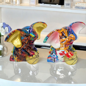 Décoration créative haut de gamme européenne en résine Dumbo, idéale pour l'entrée, la chambre, la table, cadeau, vente en gros - Product Image 3