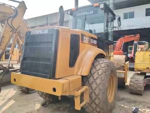 Stock |   Rouleau compresseur vibrant d'occasion Caterpillar le plus vendu - CAT CS-683E/CS-583D/CS-533E avec moteur diesel et pompe professionnels - Product Image 2