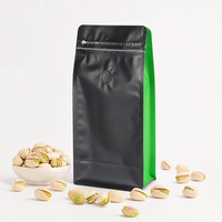 Sacs d'emballage alimentaire à fond plat en stock avec valve et fermeture éclair pour noix grillées, céréales, graines, café en grains