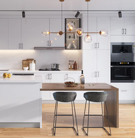Îlot de cuisine modulaire moderne personnalisé avec évier, robinet, crédence et comptoir en marbre, idéal pour appartement