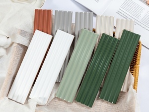 กระเบื้องโมเสคเซรามิกแบบซ้อนลายคลื่น ขนาด 50*200 มม. สีเขียวเข้มเคลือบเงา สำหรับผนังห้องอาบน้ำและผนังครัว - Product Image 5