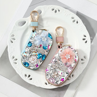 Gantungan Kunci Oval Kulit Mewah Ringan nan Indah, Pesona Tas Elegan Berhiaskan Bunga Bertabur Rhinestone Warna-warni
