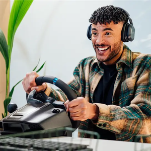 Volante de Carreras Logitech G29 Driving Force con Doble Motor y Force Feedback 900 °   Volante de Carreras Simulador con Engranaje Helicoidal de 3 Pedales USB para PS5, PS4, PS3, PC y Mac - Product Image 2