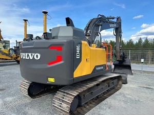 Excavatrice sur chenilles hydraulique d'<span class=keywords><strong>occasion</strong></span> Volvo EC140 14T, modèle 2023, avec moteur, pompe, et benne de terrassement - Product Image 6