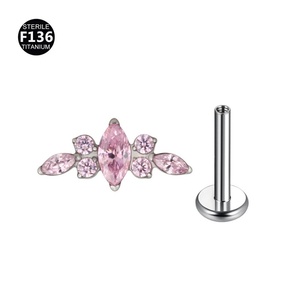 <span class=keywords><strong>Piercing</strong></span> de cartilage d'oreille en titane de luxe, style hip-hop, avec zircon en grappe de fleurs taille marquise, à filetage interne, pour labret, <span class=keywords><strong>tragus</strong></span> - Product Image 4