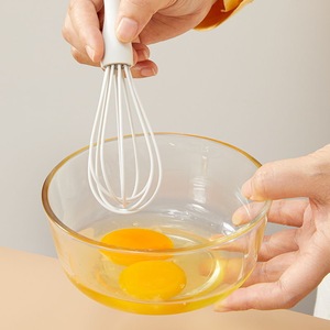 Mini espátula de silicona tipo arco de Sammy para comida de bebé, utensilio de calidad alimentaria resistente a altas temperaturas - Product Image 1