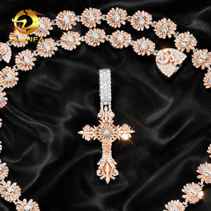 Squisita Collana Daisy con Ciondoli a Croce Personalizzati, Gioielli con Iniziali Iced Out in Moissanite, <span class=keywords><strong>Ciondolo</strong></span> a Catena in Moissanite - Product Image 3