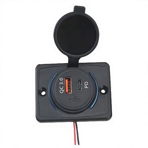 ที่ชาร์จในรถยนต์ 12V 20W สีดำ วัสดุ PC ทนไฟ สำหรับรถบัส รถยนต์ดัดแปลง ชาร์จโทรศัพท์มือถือแบบเร็ว ช่องเสียบคู่ PD Type C + USB QC 3.0 3 พอร์ต สำหรับรถบรรทุก - Product Image 4