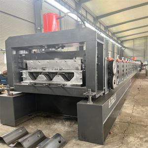 เครื่องขึ้นรูปรั้วกั้นทางหลวงอัตโนมัติพร้อมส่วนประกอบหลักของเกียร์และมอเตอร์สำหรับใช้ในหลังคา - Product Image 4