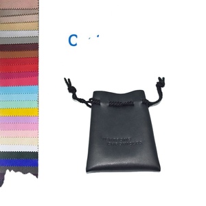 กระเป๋าใส่เครื่องประดับหนัง PU สีดำ พร้อมโลโก้ปั๊มนูน - Product Image 4