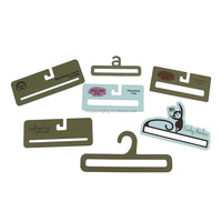 Porte-écharpes en papier brun de forme rectangulaire avec logo personnalisé pour l'affichage des écharpes