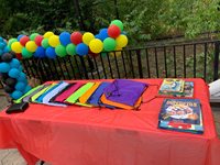 Sac de sport en polyester multicolore à cordon Pack en vrac pour les soins aux sans-abri Sacs à cordes promotionnels