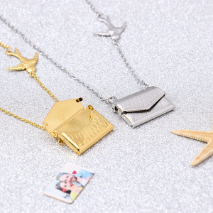 Pigeon volant enveloppe ouvrable pendentif collier à la mode en acier inoxydable lettre d'amour Express clavicule chaîne Couple <span class=keywords><strong>cadeau</strong></span> pour les femmes - Product Image 4