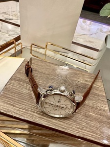 Reloj Cronógrafo para Hombre con Esfera Blanca, Función de Día y Fecha, y Correa de Cuero Marrón para Uso Formal e Informal - Product Image 6
