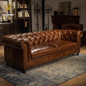 Muebles de Sala Personalizados, Sofá Chesterfield Americano de Estilo Desgastado con Botones Profundos, Tapizado en Cuero PU para Sala de Estar - Product Image 1
