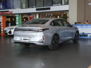 Changan NEVO A05 <span class=keywords><strong>Voiture</strong></span> Électrique à Charge Rapide, Véhicule à Énergie Nouvelle, Transmission Automatique, Traction Avant, Pneus R17, Caméra Arrière, Intérieur Sombre, Conduite à Gauche, À <span class=keywords><strong>Vendre</strong></span> - Product Image 3