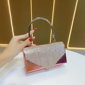 <span class=keywords><strong>Sac</strong></span> de soirée élégant pour femme 2026 en cuir PU avec chaîne, orné de strass et de pompons, <span class=keywords><strong>sac</strong></span> à <span class=keywords><strong>main</strong></span> perlé en cristal - Product Image 1
