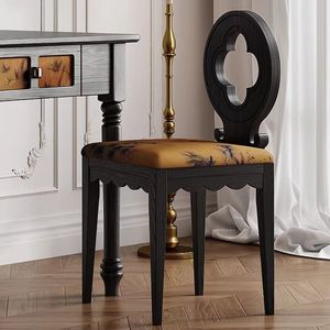 เก้าอี้ทานข้าวไม้เนื้อแข็งสไตล์เรโทร ดีไซน์เก๋หุ้มเบาะลายใบโคลเวอร์สี่แฉก สำหรับห้องรับประทานอาหาร - Product Image 3