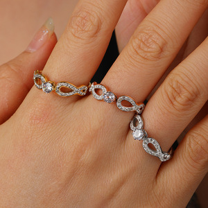 Bague de couple au design original en acier inoxydable avec diamant, cadeau d'anniversaire pour petite amie, bague géométrique en or rose, disponible immédiatement - Product Image 5