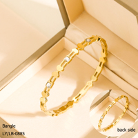 Bracelet élégant et raffiné de luxe minimaliste haut de gamme en acier inoxydable plaqué or 18 carats avec zircon pour femme