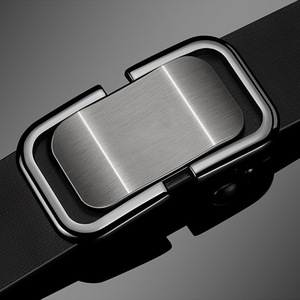 Cinturón Minimalista Negro con Hebilla Automática – Cinturón de Cuero Genuino Estilo “Black Warrior” para Hombre, Grabado Personalizado Disponible - Product Image 1