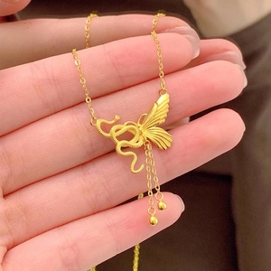 Collana con Ciondolo a Farfalla e Serpente in Acciaio Inossidabile, Design Elegante e Lussuoso, Gioiello Romantico di Alta Gamma - Product Image 4