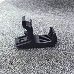 ตะขอแขวนพนักพิงศีรษะรถยนต์ SEAT รุ่น 5JA867615A วัสดุ ABS สำหรับรุ่น DZ สีดำ แบบกันลื่น - Product Image 2