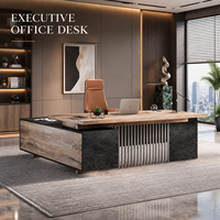 Bureau de direction moderne de luxe, bureau de PDG en bois haut de gamme avec armoire latérale pour bureau de direction