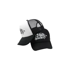Großhandel Schaum Trucker Hüte schwarz weiß benutzer definierte Logo 5 Panel Mesh Hut und Trucker Cap