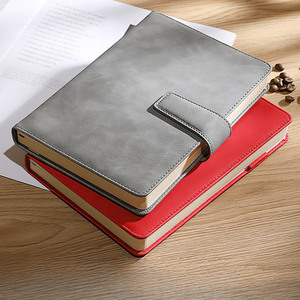 โต๊ะวางแผน2025สำหรับปี da แบบแข็งสีแดง PU ครูสีเขียวติดผนังสมุด2025แบบเติมได้ - Product Image 4