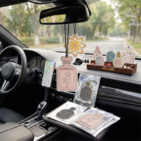 Coffrets Cadeaux de Parfums Arabes de Luxe Secrétés pour Femme, Mini Parfums Originaux et Désodorisants de Voiture en Forme de Bouteille de Parfum en Papier