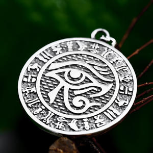 Colgante de ojo de <span class=keywords><strong>Horus</strong></span> egipcio de acero inoxidable 316L para hombre, <span class=keywords><strong>amuleto</strong></span> egipcio, colgante redondo para hombre, joyería clásica, novedad de moda de 2017 - Product Image 4