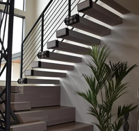 Escalier droit Prima Premium avec marches en bois massif, double poutre en aluminium et main courante en bois, escalier droit pour hôtel et appartement