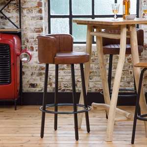 Tabouret de bar élégant en cuir marron rembourré avec base en métal noir robuste pour comptoir de cuisine, salle à manger, restaurant - Product Image 3