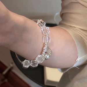 Bracelet carré en argent sterling S925 avec cristal blanc naturel, design géométrique, cordon élastique, bijoux pour femmes à porter au quotidien - Product Image 1