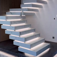 Escalier métallique superposé moderne pour hôtel, villa, loft, avec garde-corps en verre, construction en marbre, design suspendu droit et durable
