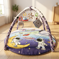 Tapis de jeu pour bébé tendance, couleurs vives et modernes, piscine à balles, aire de jeux pour bébé avec arches cosmiques et personnage fusée détachable