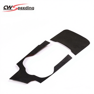 Panneau de console centrale en fibre de carbone sèche pour l'intérieur de l'Alfa Romeo Giulia 2016-2018 - Product Image 1