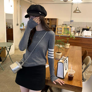 Capa de lana de punto estilo coreano para mujer, estilo universitario de invierno, ropa interior adelgazante, top de manga larga de longitud media - Product Image 3