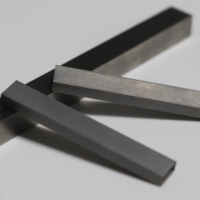 Tabung Dinding Tipis dari Paduan Titanium Medis yang Diproses Secara Mikro, Prototipe Cepat Baja Tahan Karat, Wire EDM Broaching, CNC Kustom