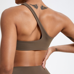 Logo personnalisé Fitness vêtements <span class=keywords><strong>de</strong></span> yoga couleur unie sans manches respirant femmes une épaule soutiens-gorge <span class=keywords><strong>de</strong></span> <span class=keywords><strong>sport</strong></span> hauts d'entraînement <span class=keywords><strong>de</strong></span> gymnastique - Product Image 5
