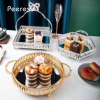 Support à gâteau en métal doré rond européen avec décoration d'arc Nouveau design réutilisable pour les fournitures de mariage ou de fête d'anniversaire