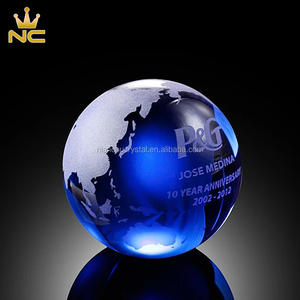 Globo de cristal grabado de plata y oro con mapa <span class=keywords><strong>del</strong></span> <span class=keywords><strong>mundo</strong></span>, <span class=keywords><strong>bola</strong></span> azul de 60mm y 80mm para pisapapeles, regalos de negocios - Product Image 1