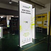 Stand d'exposition modulaire en tissu tendu SEG avec éclairage LED pour technologie d'énergie propre durable, idéal pour les salons professionnels de produits écologiques