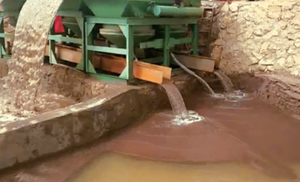 Natürlicher Rohstoff Roter rauer Almandin-Sandstrahl-Granat mit Schleif korn - Product Image 6