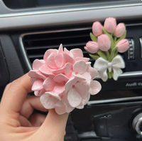 Diffuseur de parfum pour voiture en pierre, motif tulipe et hortensia, très vendu, décoration florale haut de gamme pour grille d'aération, accessoires de voiture élégants pour femmes