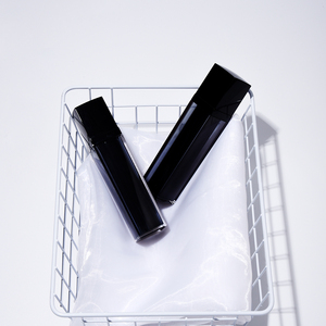 Bouteille de <span class=keywords><strong>pompe</strong></span> sans air carrée en acrylique noir 50ml sérum de crème pour le visage distributeur de crème pour la peau de luxe cosmétiques emballage conteneur <span class=keywords><strong>pompe</strong></span> - Product Image 6