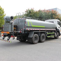 Camion-citerne à eau verte robuste avec pompe à haut débit pour les projets d'assainissement urbain et d'irrigation paysagère