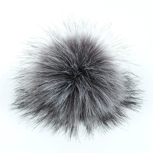 Pompons en fausse fourrure moelleuse de 15 cm avec clou, imitation fourrure de raton laveur à poils longs, respectueux de l'environnement - Product Image 6